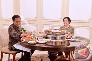 Presiden Jokowi-Megawati bertemu selama tiga jam