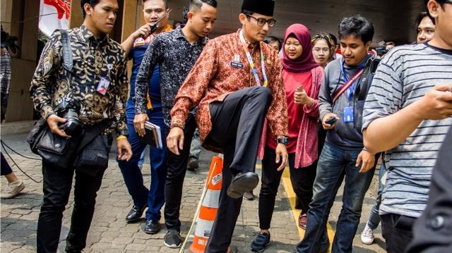 Pagi-pagi Sandiaga Uno Antarkan Surat Resign untuk Anies Baswedan