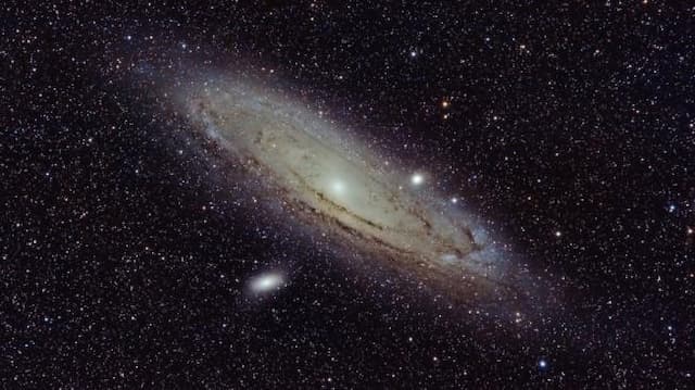 Andromeda adalah Galaksi Kanibal, Kelak Bakal Melahap Bimasakti!