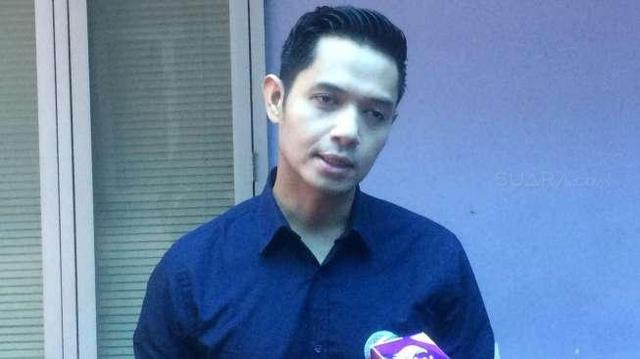 Dude Harlino Jadi Sopir Taksi Online, Bagaimana Rasanya?