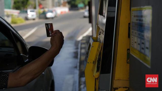 Arus Libur, Petugas Tol Bisa Pinjamkan e-Toll ke Pengguna