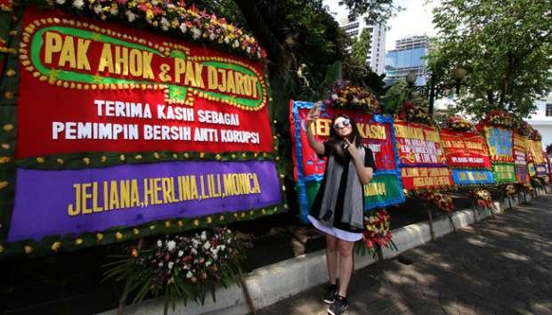 1.000 Karangan Bunga untuk Ahok di Balai Kota