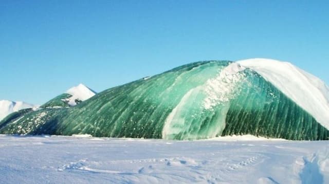 Ini Penyebabnya Gunung Es Langka di Antartika Berwarna Hijau