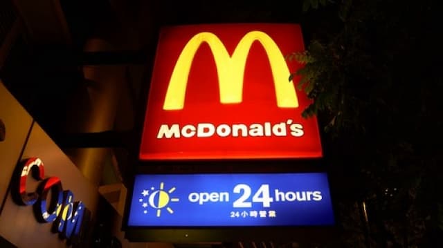 Warga Hong Kong Pilih Tidur di McDonalds Ketimbang Rumah, Mengapa?