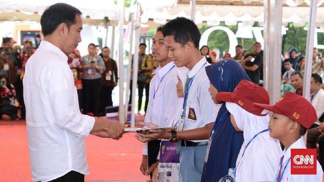 Harap-harap Cemas Lulusan SMK untuk Jokowi dan Mobil Esemka