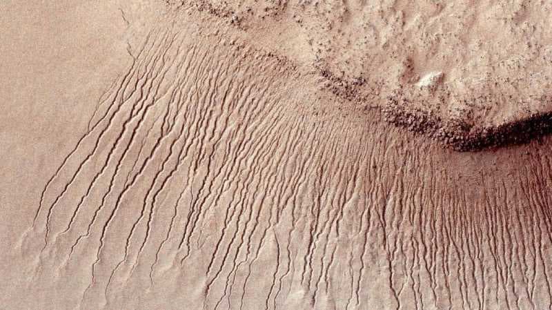 Ilmuwan Temukan Adanya Danau Kuno di Mars