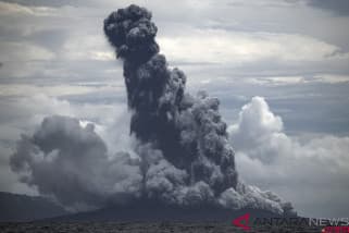 Gunung Anak Krakatau Alami 15 Kegempaan Letusan Hingga Minggu pagi