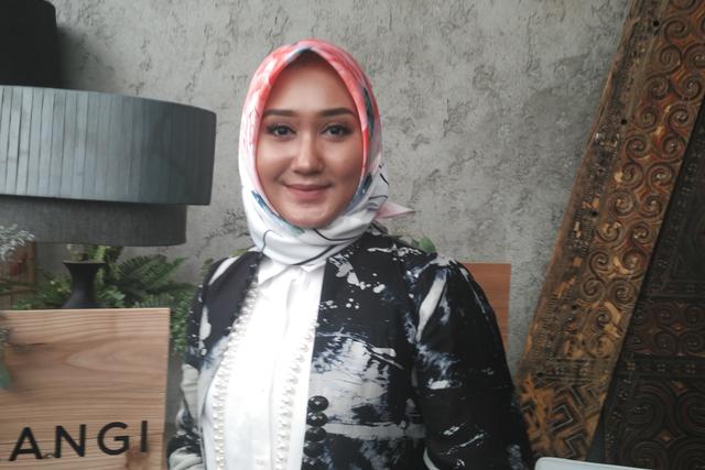 Digosipkan Pacaran dengan Barli Asmara, Dian Pelangi: Kayak Kakak Adik Sama Dia