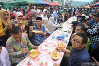 Mengembalikan nama baik Sate Padang lewat festival