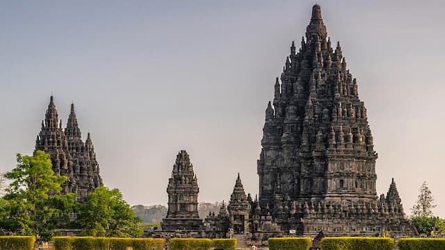 7 Destinasi Wisata di Indonesia Ini Populer karena Legendanya