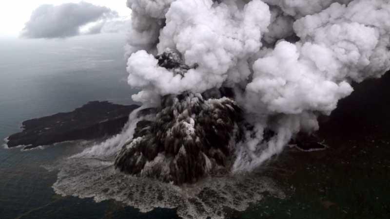 Penyebab Tinggi Gunung Anak Krakatau Turun Jadi 110 Meter