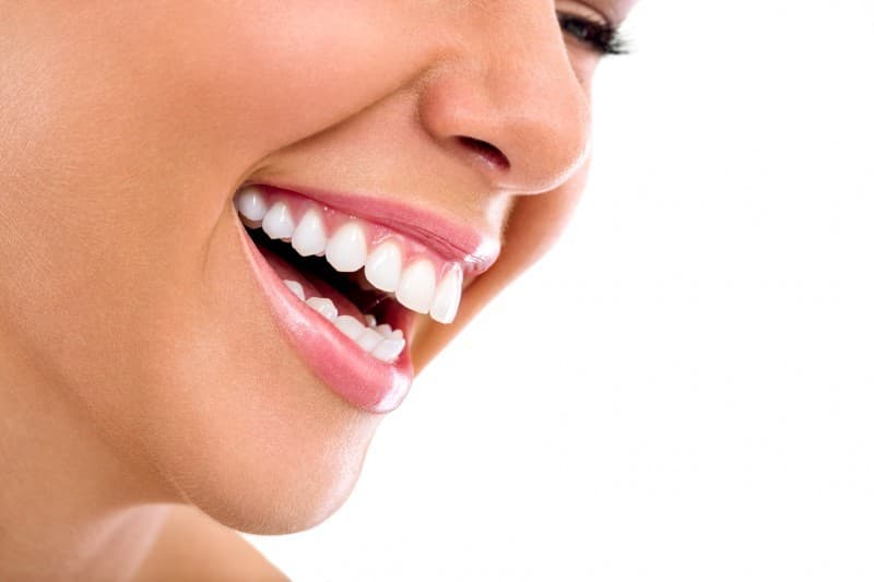 Apa Penyebab Gigi Tonggos, dan Bisakah Diperbaiki?