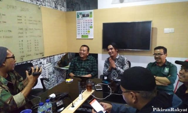 Charly Eks "ST12" Melamar Jadi Pendamping Ridwan Kamil