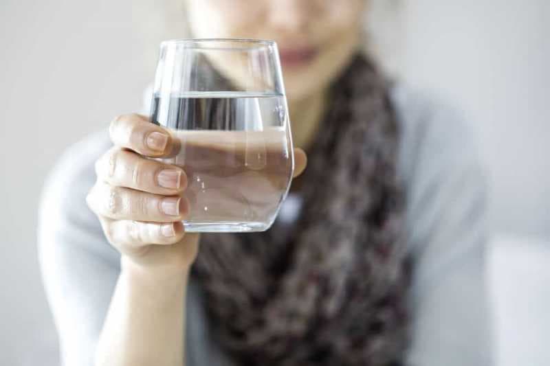 Jernih Alias Tidak Berwarna, Apakah Air Putih Mengandung Kalori?