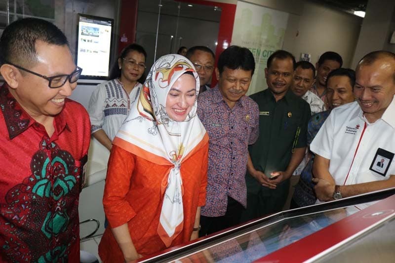 Bupati cantik ini terpesona dengan smart city nusantara