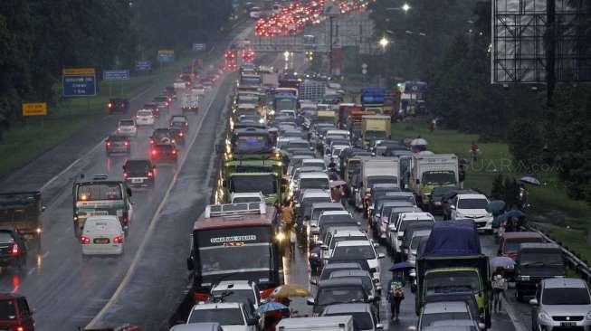 Jalur Puncak Ditutup Jadi Car Free Night saat Tahun Baru 2018