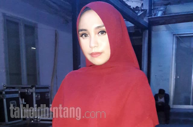 Disebut Pamer Ibadah, Salmafina Jawab Tudingan Netizen