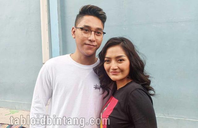 Siti Badriah Pamer Gaun Pengantin, Netizen: Kayak Mau Dangdutan