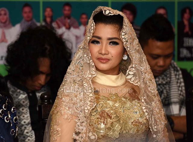 Fitri Carlina Menangis Setiap Ingat Julia Perez