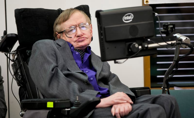 Kursi Roda dan Tesis Stephen Hawking Dilelang, Berminat?