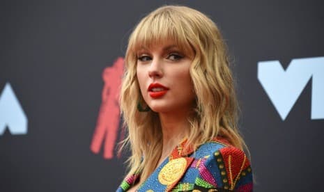 Seruan Publik Batalkan Penampilkan Taylor Swift