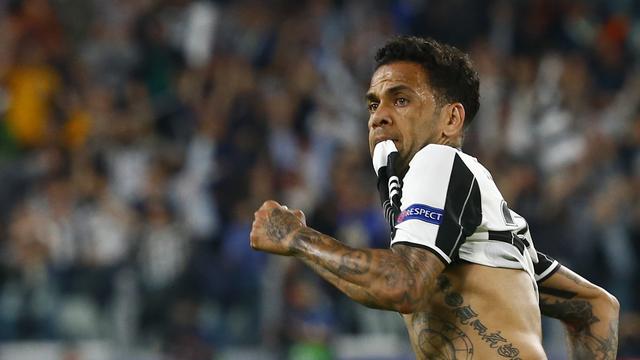 Tes Medis di PSG, Alves Bikin City Gigit Jari