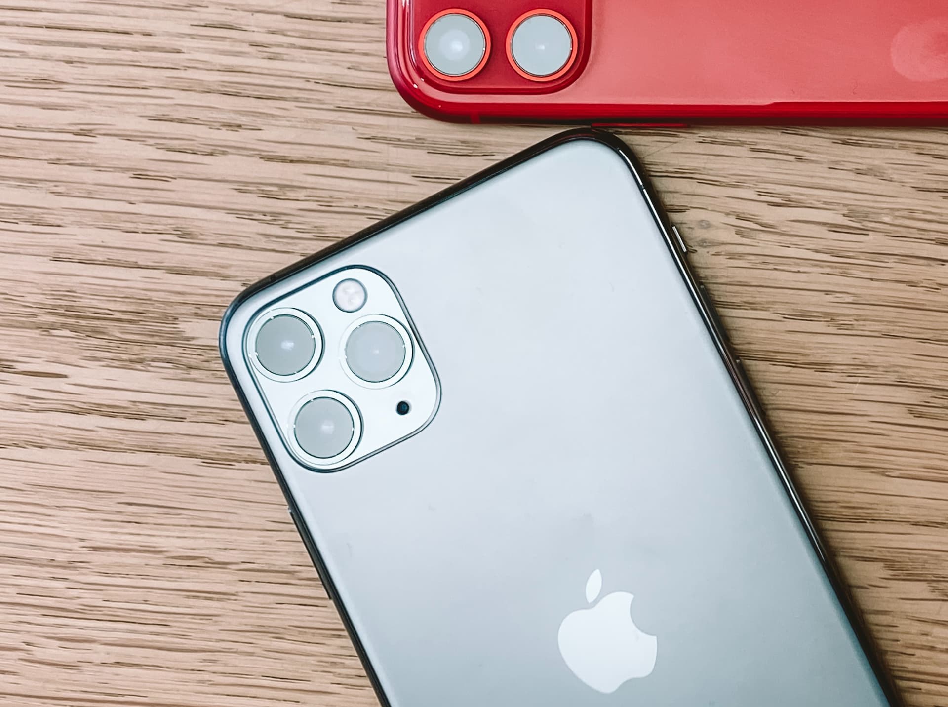 Apple Bakal Sematkan 5G di Semua iPhone Baru