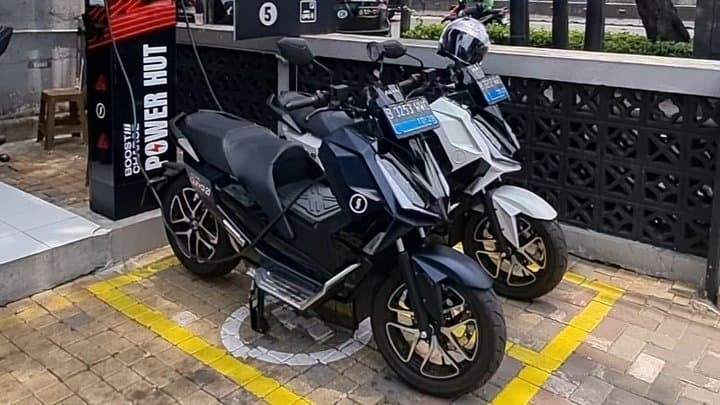 Ngetes Fast Charging Motor Listrik Alva, Seberapa Kenceng? Ngetes Fast Charging Motor Listrik Alva, Seberapa Kenceng?