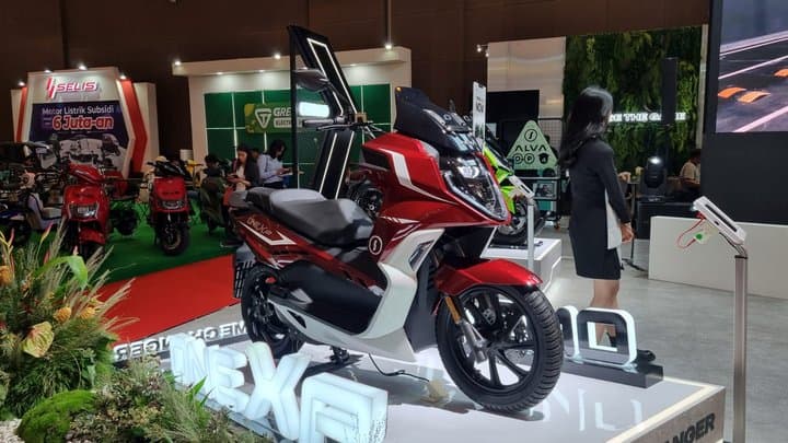 IIMS 2024: Motor Listrik Alva One XP Meluncur, Harga Rp38 Jutaan IIMS 2024: Motor Listrik Alva One XP Meluncur, Harga Rp38 Jutaan