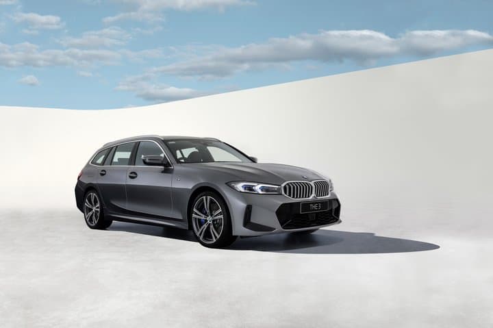 BMW Indonesia Luncurkan Mobil Langka New 330i Touring M Sport BMW Indonesia Luncurkan Mobil Langka New 330i Touring M Sport