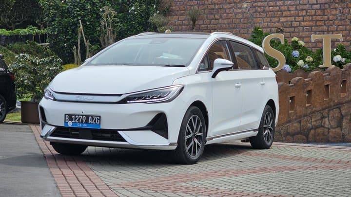 10 Mobil Listrik Terlaris Oktober 2024: BYD M6 Muncul, IONIQ 5 Hilang 10 Mobil Listrik Terlaris Oktober 2024: BYD M6 Muncul, IONIQ 5 Hilang