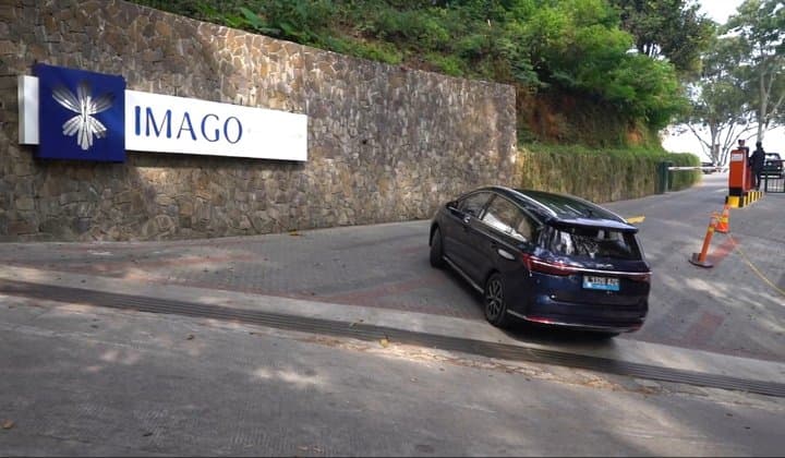 Tes Nanjak Pakai BYD M6 Diisi Full 7 Penumpang, Kuat? Tes Nanjak Pakai BYD M6 Diisi Full 7 Penumpang, Kuat?