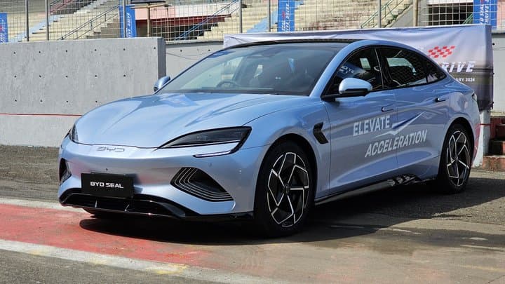 Mobil Listrik Terlaris Agustus 2024: BYD Sekarang Rajanya! Mobil Listrik Terlaris Agustus 2024: BYD Sekarang Rajanya!