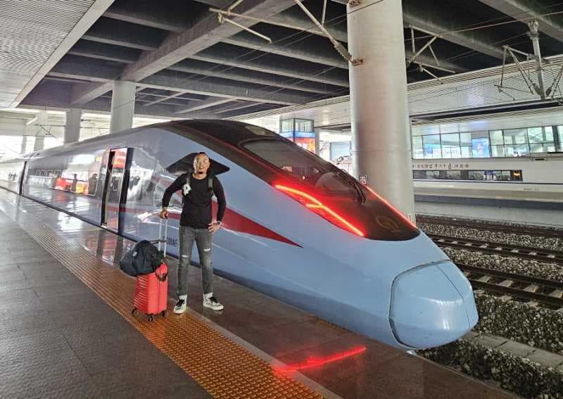 Merasakan Naik Kereta Cepat China di Negeri Asalnya, Lebih Ngebut?