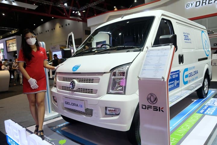 DFSK Bakal Boyong Beberapa Mobil Listrik ke Indonesia DFSK Bakal Boyong Beberapa Mobil Listrik ke Indonesia