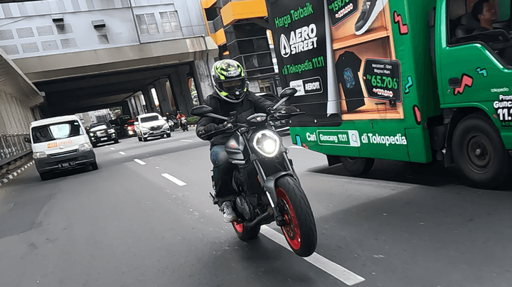 Review Ducati Monster 937: Torsi Buas, Wheelie Jadi Makin Gampang! Review Ducati Monster 937: Torsi Buas, Wheelie Jadi Makin Gampang!