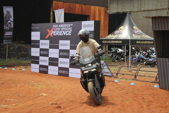 Jangan Asal, Begini Cara Belok yang Aman Naik Moge di Jalur Offroad Jangan Asal, Begini Cara Belok yang Aman Naik Moge di Jalur Offroad