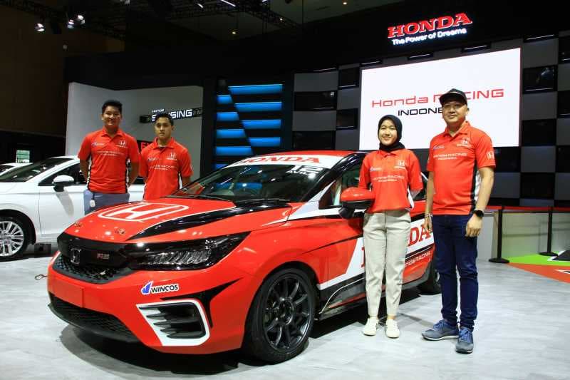 Honda Siap Ramaikan Balap Mobil Nasional dengan Pembalap Muda dan Senior