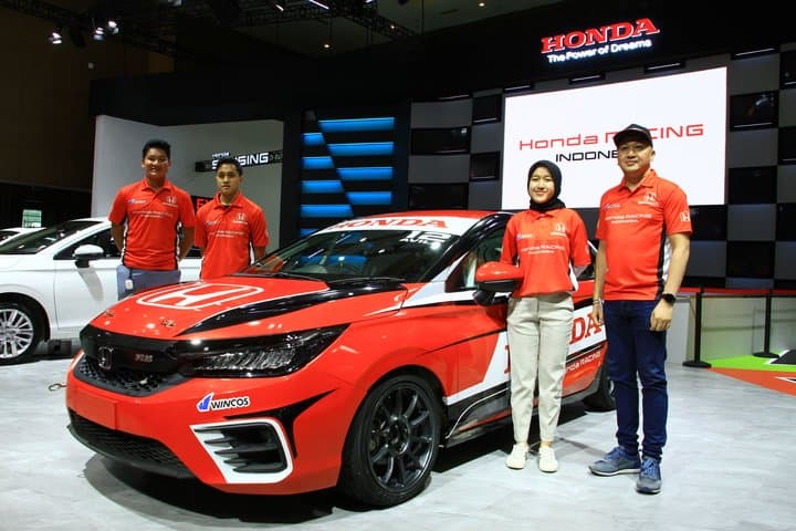 Honda Siap Ramaikan Balap Mobil Nasional dengan Pembalap Muda dan Senior Honda Siap Ramaikan Balap Mobil Nasional dengan Pembalap Muda dan Senior