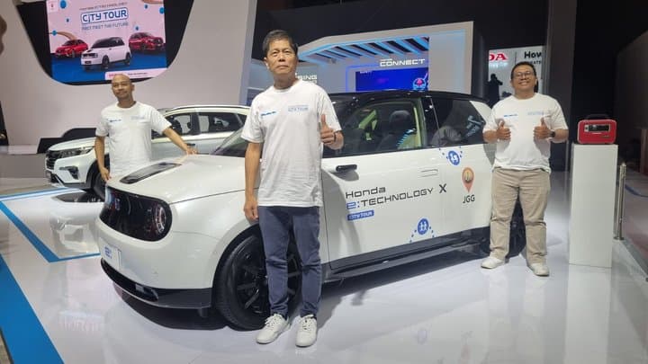 Honda Ajak Warga Keliling Jakarta Naik Mobil Listrik buat Edukasi Honda Ajak Warga Keliling Jakarta Naik Mobil Listrik buat Edukasi