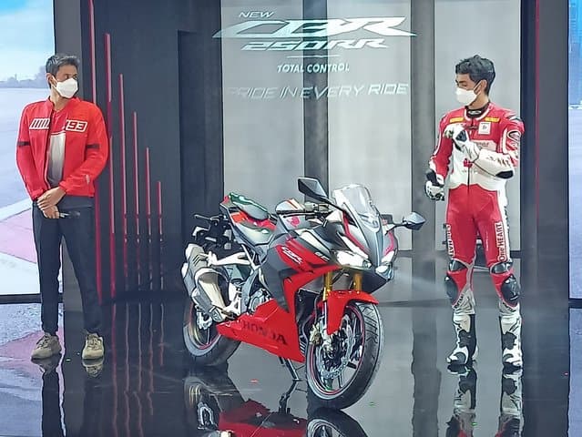AHM Luncurkan New CBR250RR, Harga Mulai Rp62 Jutaan AHM Luncurkan New CBR250RR, Harga Mulai Rp62 Jutaan