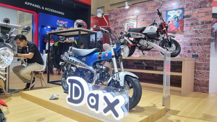 Honda ST125 Dax Warna Baru Mejeng di IMOS 2024 Honda ST125 Dax Warna Baru Mejeng di IMOS 2024