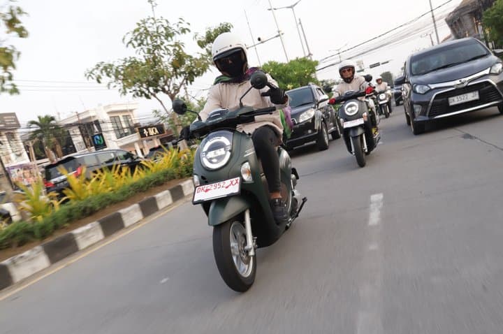 Bukan BeAT, Honda Scoopy Jadi Motor Favorit Orang Bali Bukan BeAT, Honda Scoopy Jadi Motor Favorit Orang Bali
