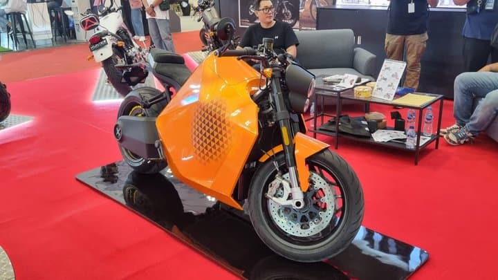 Alasan Raffi Ahmad Beli Motor Listrik Rp750 Juta Buatan Indonesia Alasan Raffi Ahmad Beli Motor Listrik Rp750 Juta Buatan Indonesia