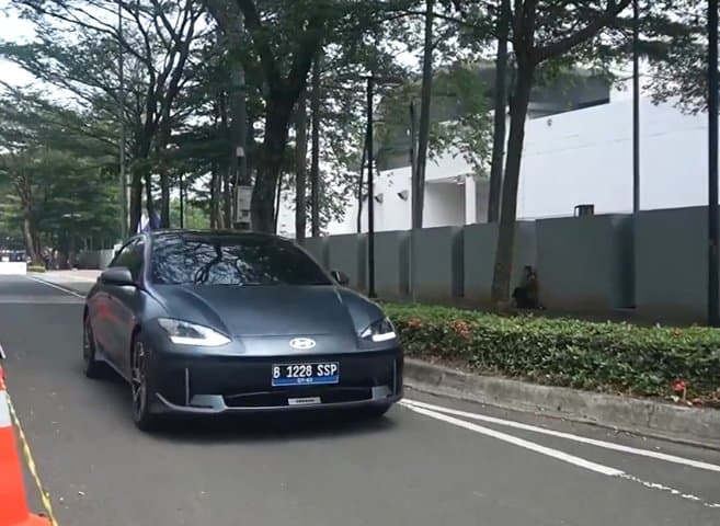 Kencan Singkat Bersama Hyundai Ioniq 6, Tenaganya Buas! Kencan Singkat Bersama Hyundai Ioniq 6, Tenaganya Buas!