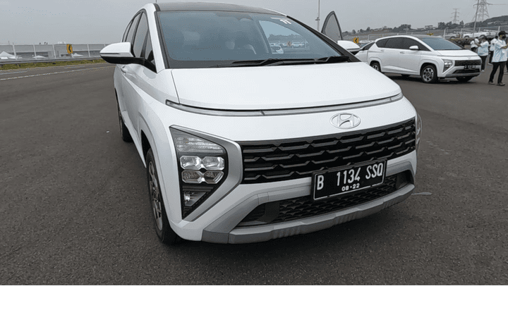 Test Drive Singkat Hyundai Stargazer di Sirkuit Cikarang Test Drive Singkat Hyundai Stargazer di Sirkuit Cikarang