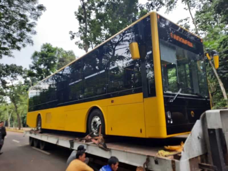 FOTO: Wajah 'Bus Kuning' Listrik Buatan UI Siap Beroperasi