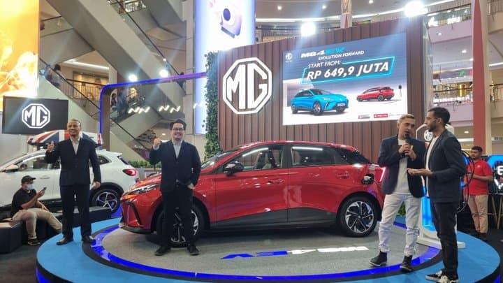 Harga Mobil Listrik MG4 EV Diumumkan, Mulai Rp640 Jutaan! Harga Mobil Listrik MG4 EV Diumumkan, Mulai Rp640 Jutaan!