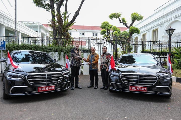 Pelantikan Presiden RI Pakai Puluhan Unit Mercedes-Benz S-Class Pelantikan Presiden RI Pakai Puluhan Unit Mercedes-Benz S-Class