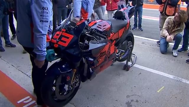 Senyum Lebar Marc Marquez Perdana Tunggangi Ducati